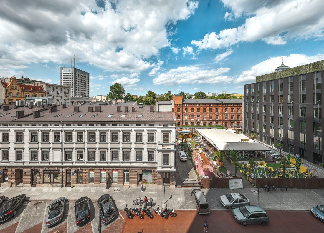 Biurowiec na wynajem w Łodzi